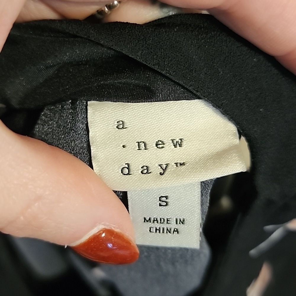 A New Day • Floral Jumpsuit, Size Small - Picture 4 of 4